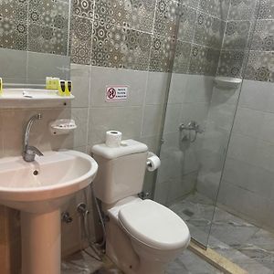 Camera tripla economica